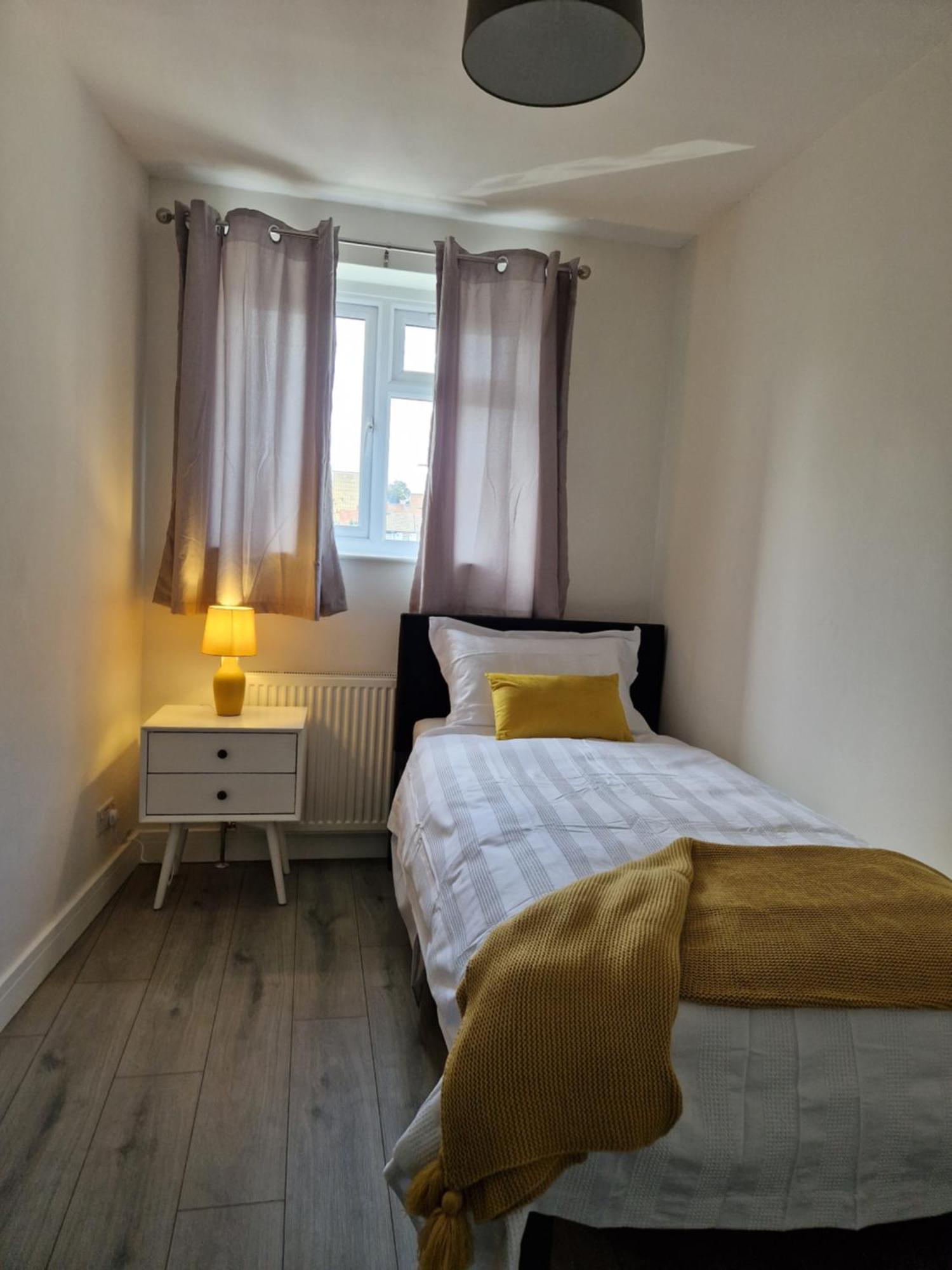 Stylish 2 Bed Home- Short Walk To Tottenham Stadium/Stations London Eksteriør billede